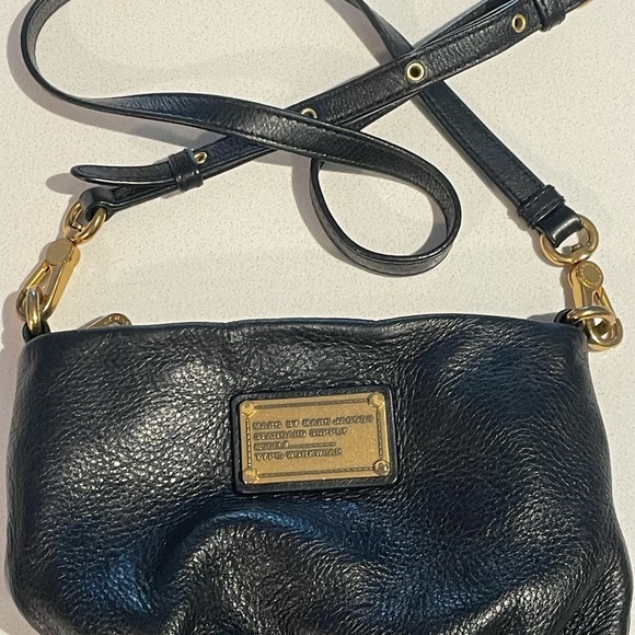 Marc Jacobs Classic Q Percy Black Crossbody - Picture 3 of 10
